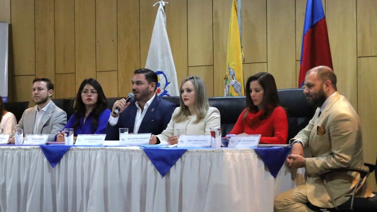 El Pleno del Cpccs está conformado por siete consejeros.