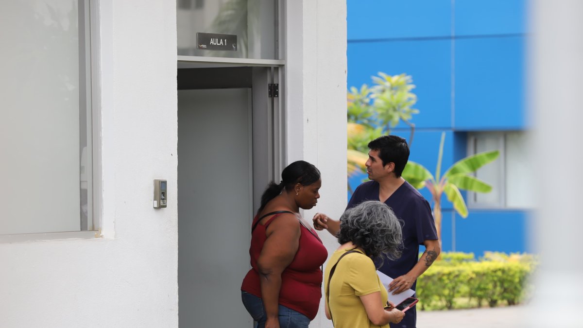 Angustia. Debido al gran estado de calcinación de los cádaveres encontrados en Taura no se pueden reconocer todavía los cuerpos