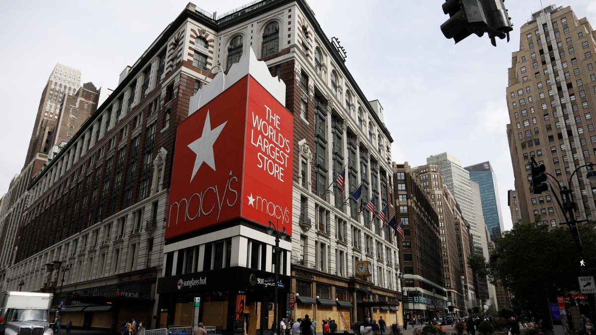 Fotografía de archivo en donde se ve una esquina de la calle Herald Square en Nueva York.