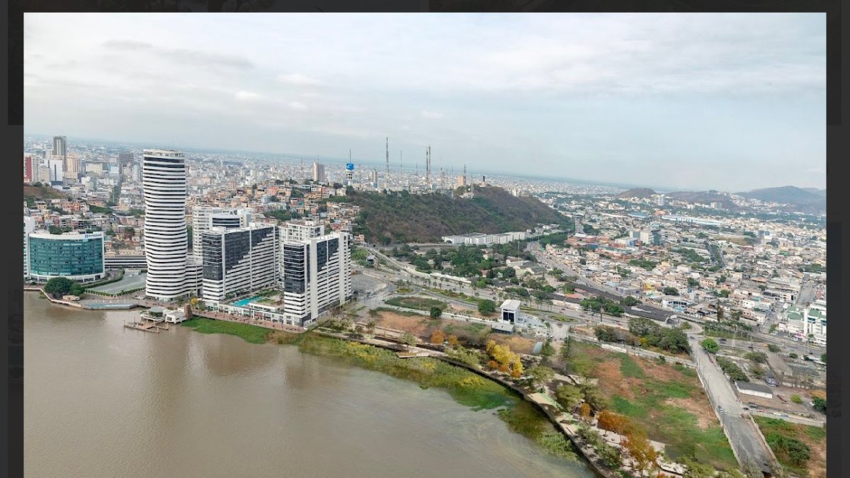 El alcalde pretende la ampliación del Malecón 2000.