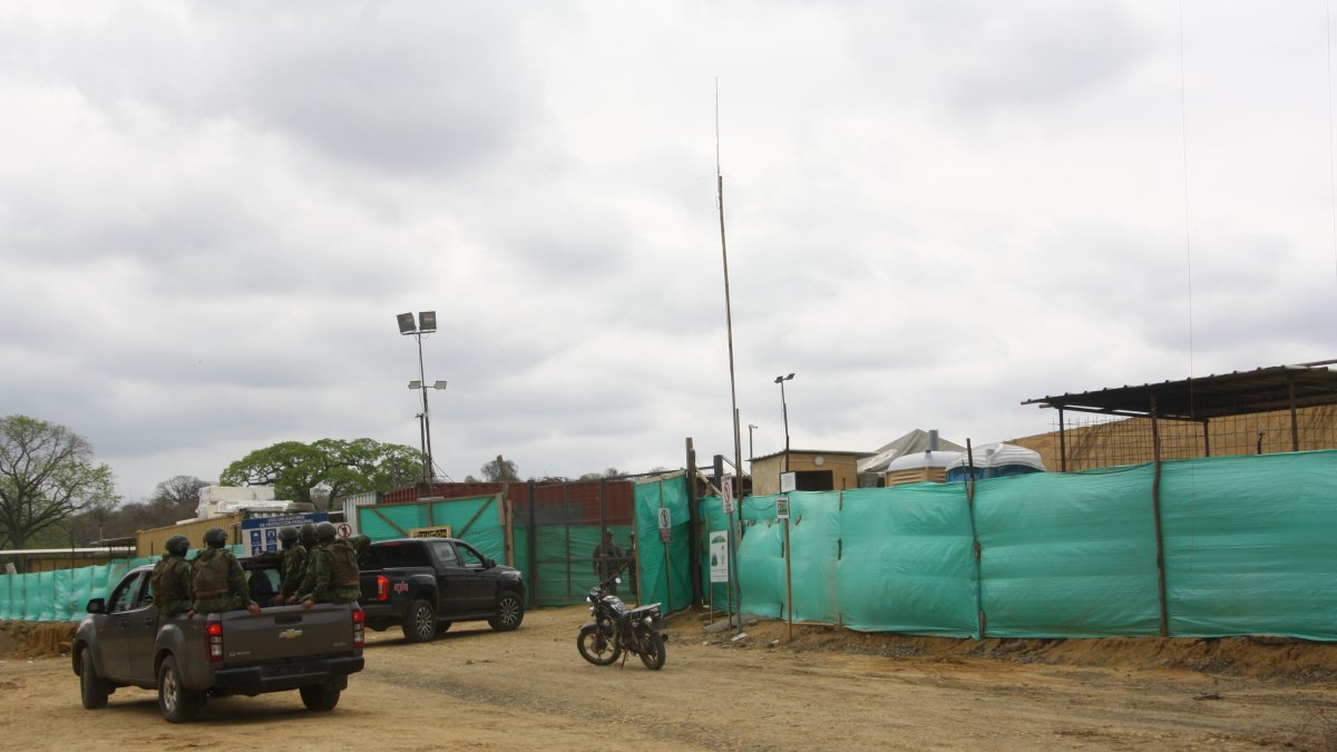 Exteriores de la obra de la Cárcel del Encuentro, en Santa Elena.