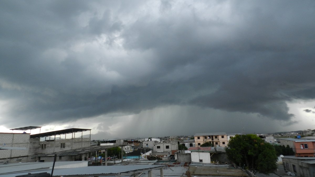Desde el 27 hasta el 30 de diciembre se prevé que continúen las lluvias de variable intensidad, según el INAMHI.