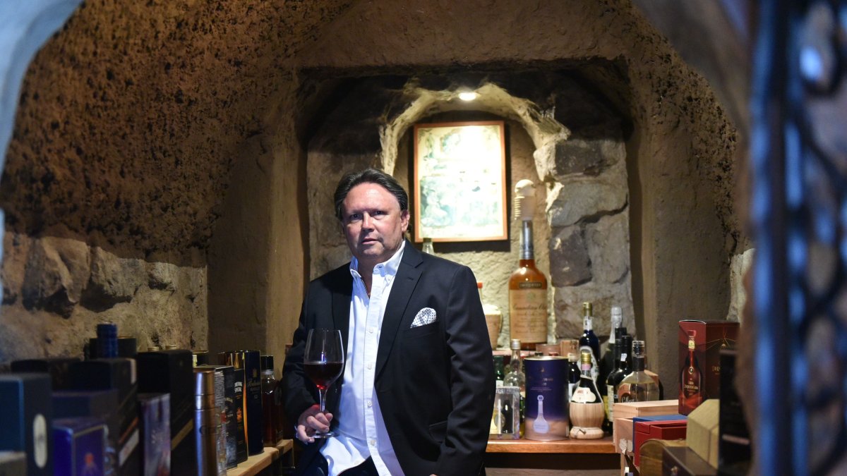 Enrique Ponce de León, exministro y exembajador