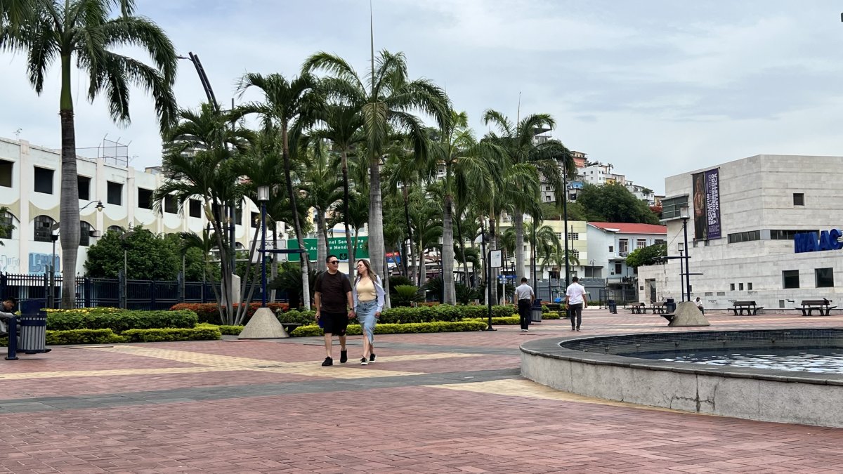 Varios guayaquileños prevén salir de la ciudad para disfrutar del feriado largo de enero; Salinas es el destino de algunos.