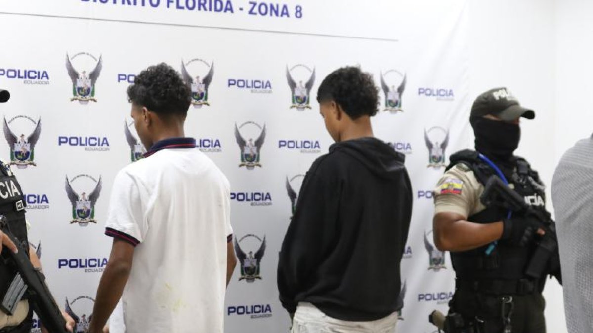 Los menores fueron detenedos.