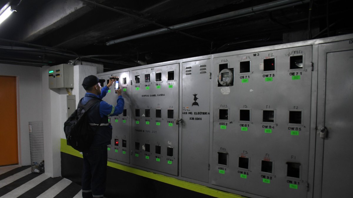 Las causas de los incrementos en las facturas pueden ser problemas con el medidor o las conexiones.