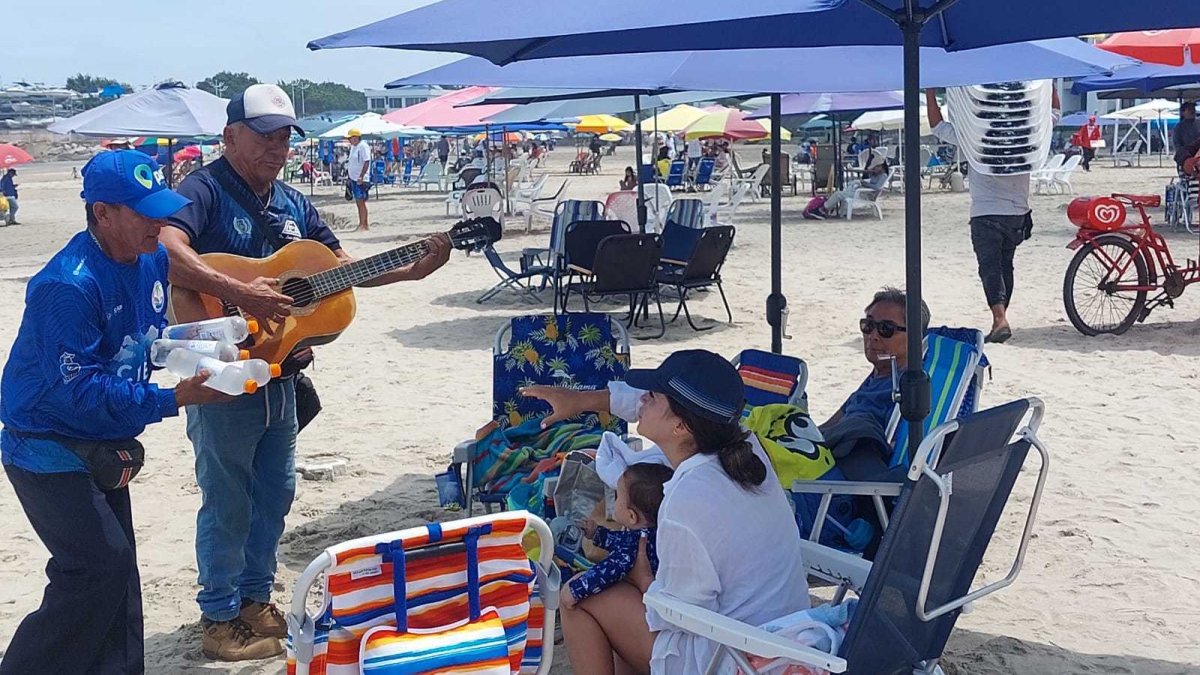 En Salinas empezó la llegada de los turistas para despedir el 2024.