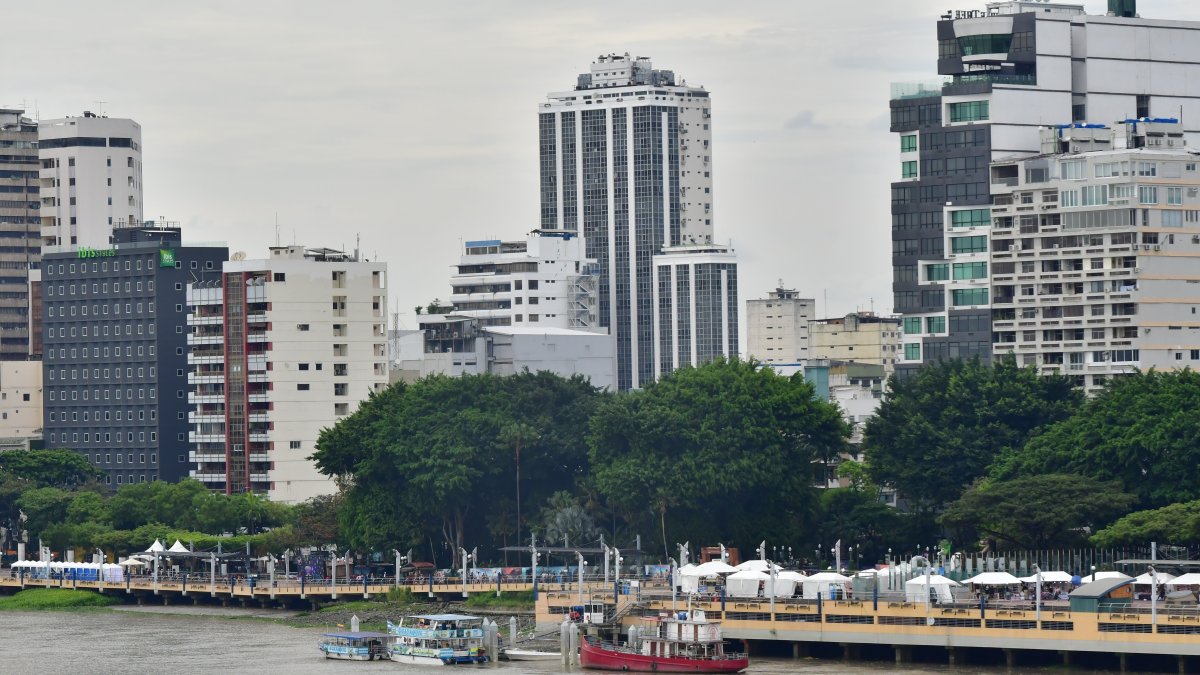 Transformación. El transporte fluvial es una de las grandes deudas, pero en la zona de Puerto Santa Ana se anunció que tendrá un malecón y será intervenido para mejoras.