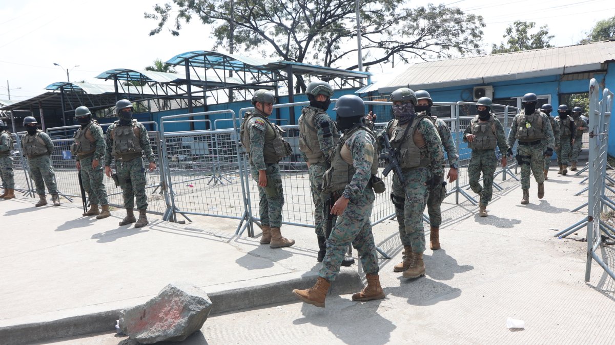 Mandato. Los militares ecuatorianos están a cargo de la seguridad de las prisiones desde la declaratoria de la guerra interna.