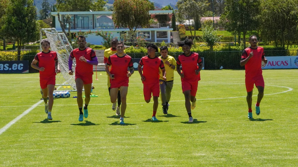 Aucas, clasificado a Copa Sudamericana, tiene una temporada compleja en 2025. Si bien los jugadores del plantel entrena, la realidad es que no pueden fichar nuevos refuerzos.