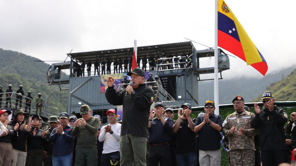 El ministro de Interior y Justicia de Venezuela, Diosdado Cabello, hablando durante un acto con la Fuerza Armada Nacional Bolivariana (FANB)