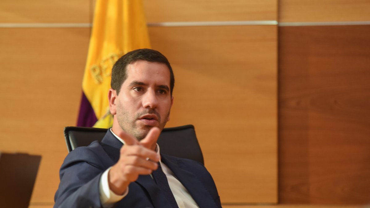 El ministro de Transporte y Obras Públicas, Roberto Luque.