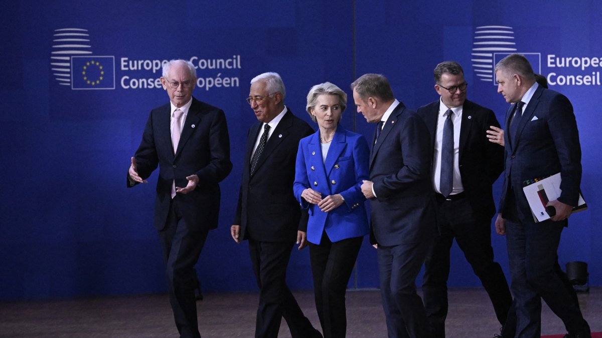 El presidente del Consejo Europeo, Antonio Costa, la presidenta de la Comisión Europea, Ursula von der Leyen, y el primer ministro polaco, Donald Tusk.