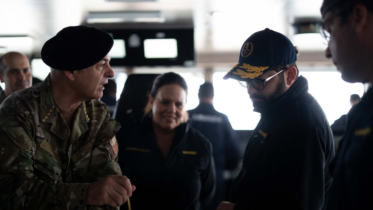 Con esta operación, Boric se convertirá, asimismo, en el primer mandatario en ejercicio en saltar hacia el Polo Sur.