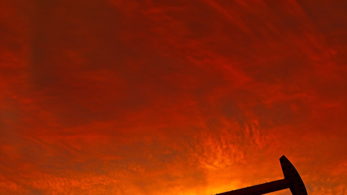 Producción. Una foto referencial de la extracción de petróleo.