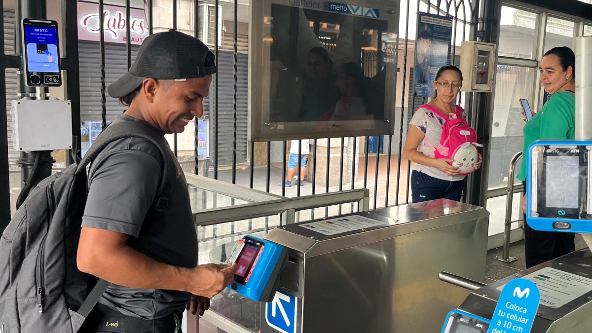 Sorpresa. Los usuarios tenían que recargar más saldo porque no estaban al tanto del alza.