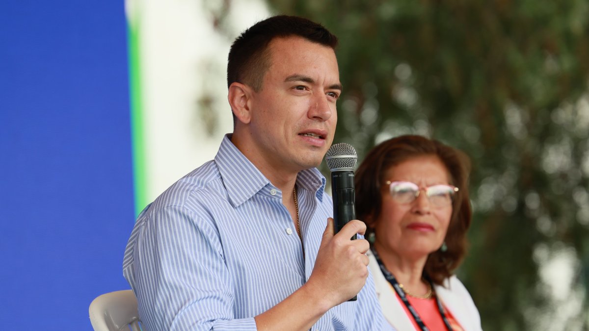 El presidente Daniel Noboa insistió en su posición sobre la licencia para la camapaña.