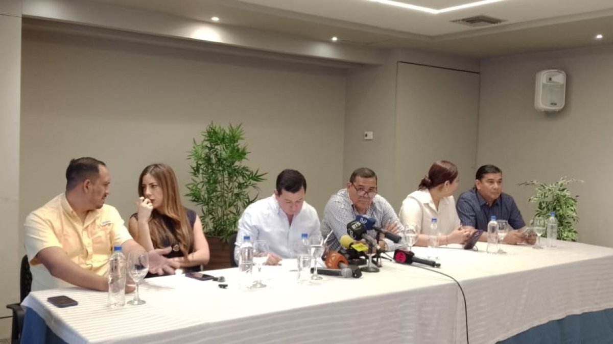 Pronunciamiento. Legisladores de ADN responsabilizaron a organizaciones políticas sobre un posible golpe de Estado.