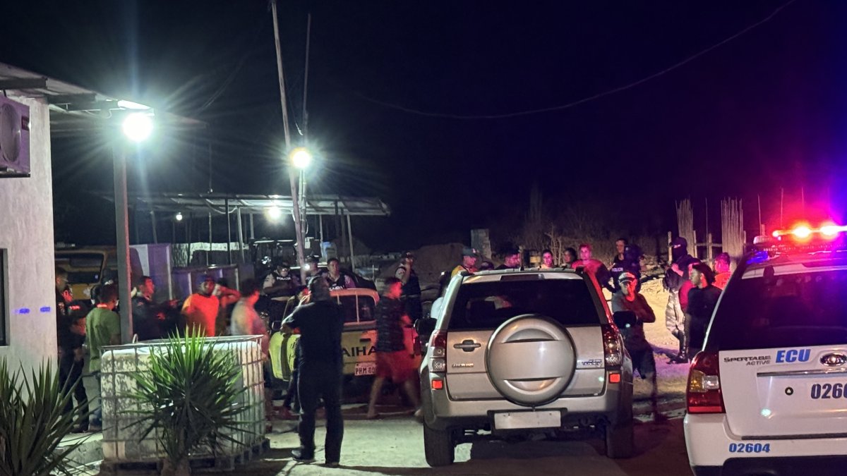 Hecho. La Policía investiga los hallazgos del crimen.