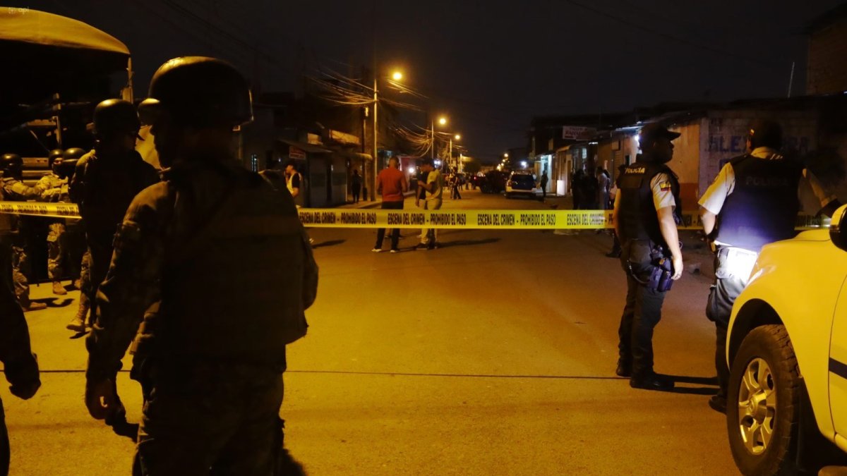 Situación. Militares también llegaron hasta el lugar de los hechos.