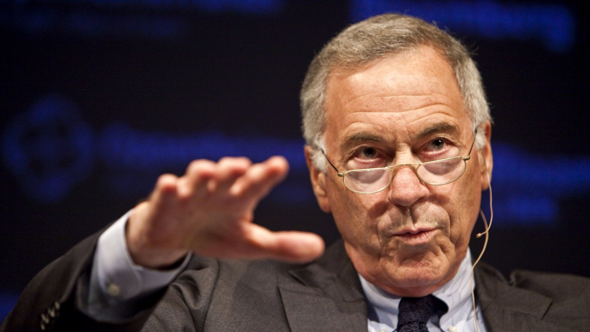 Profesor de Economía Aplicada en la Universidad Johns Hopkins. Es conocido como el “Doctor del Dinero” y ha brindado asesorías sobre adopción de la dolarización.