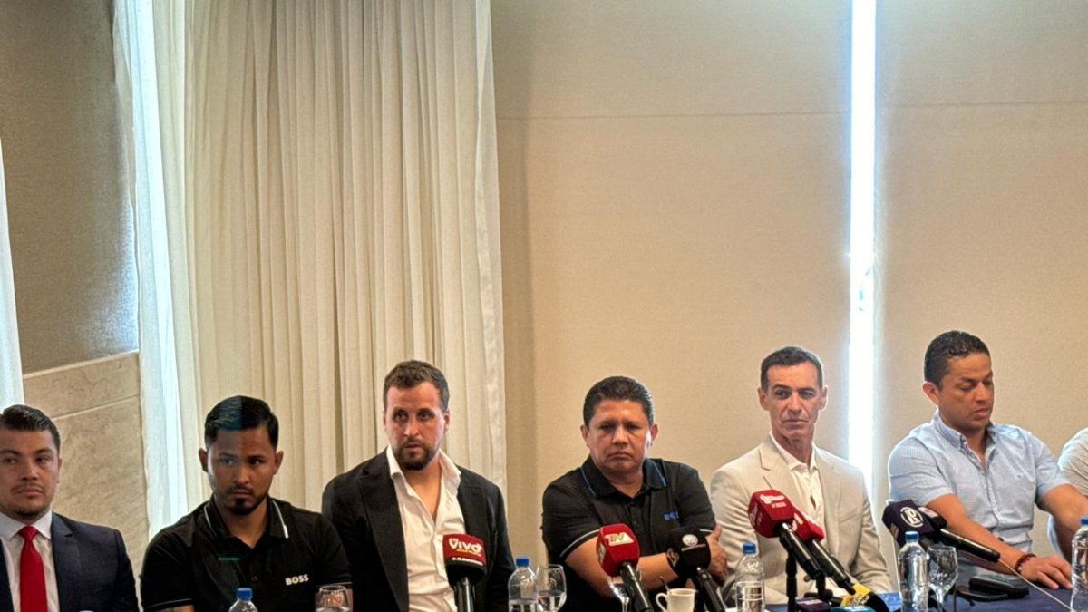 El club hizo el anuncio en una ceremonia.