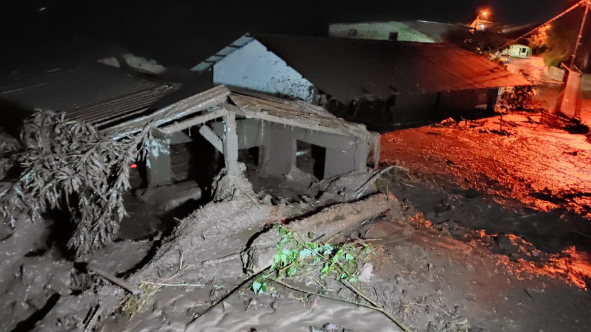 La Secretaría de Gestión de Riesgos alertó que hasta el momento hay dos familias damnificadas.