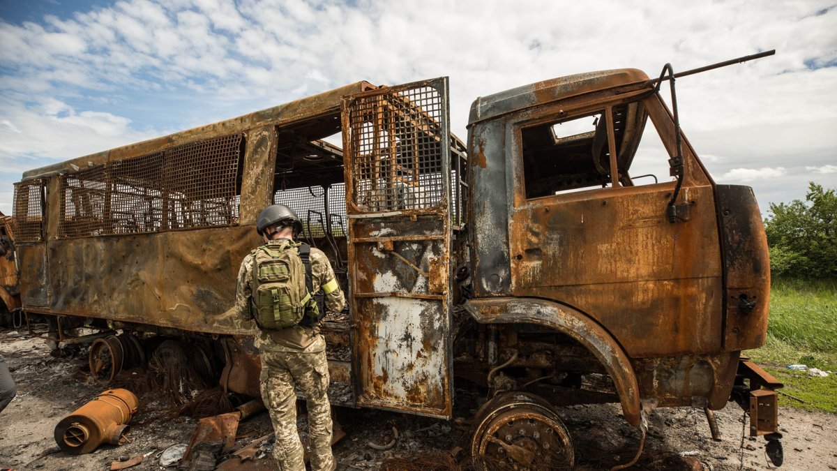 Región de Kursk. Un soldado ucraniano en el frente de batalla.