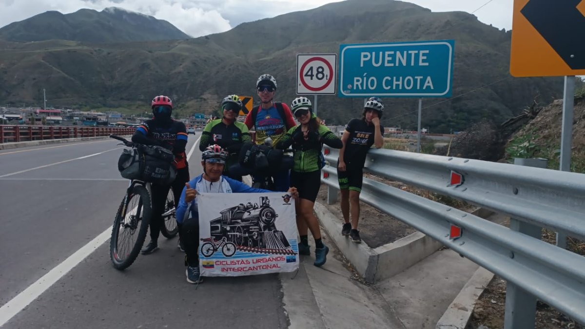 Los aventureros ecuatorianos en el periplo a Colombia.