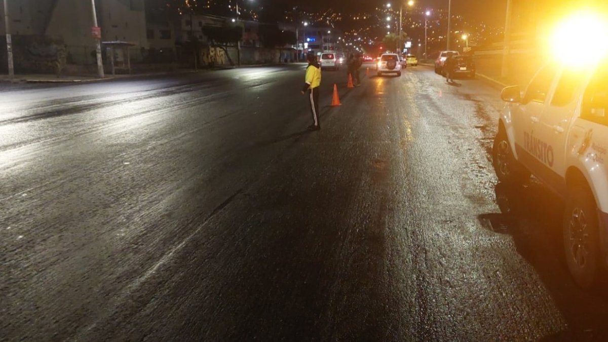 Imagen referencial. Las autoridades recomendaron circular con precaución en Quito, ante la tormenta eléctrica.