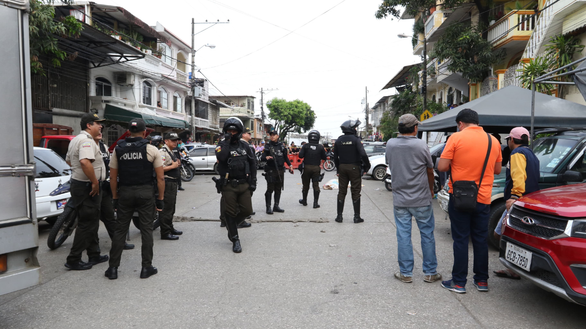 Balean a cuatro personas en la cooperativa 26 de febrero de la Martha de Roldos.