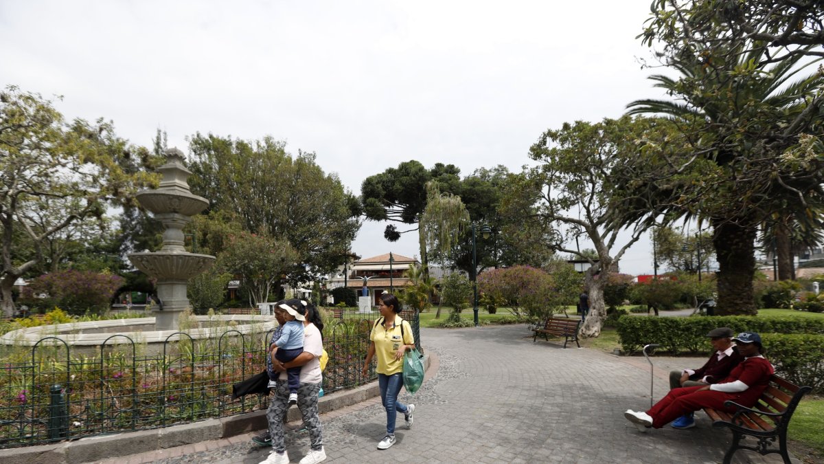Los moradores también piden un arreglo en el parque Central de Cumbayá.