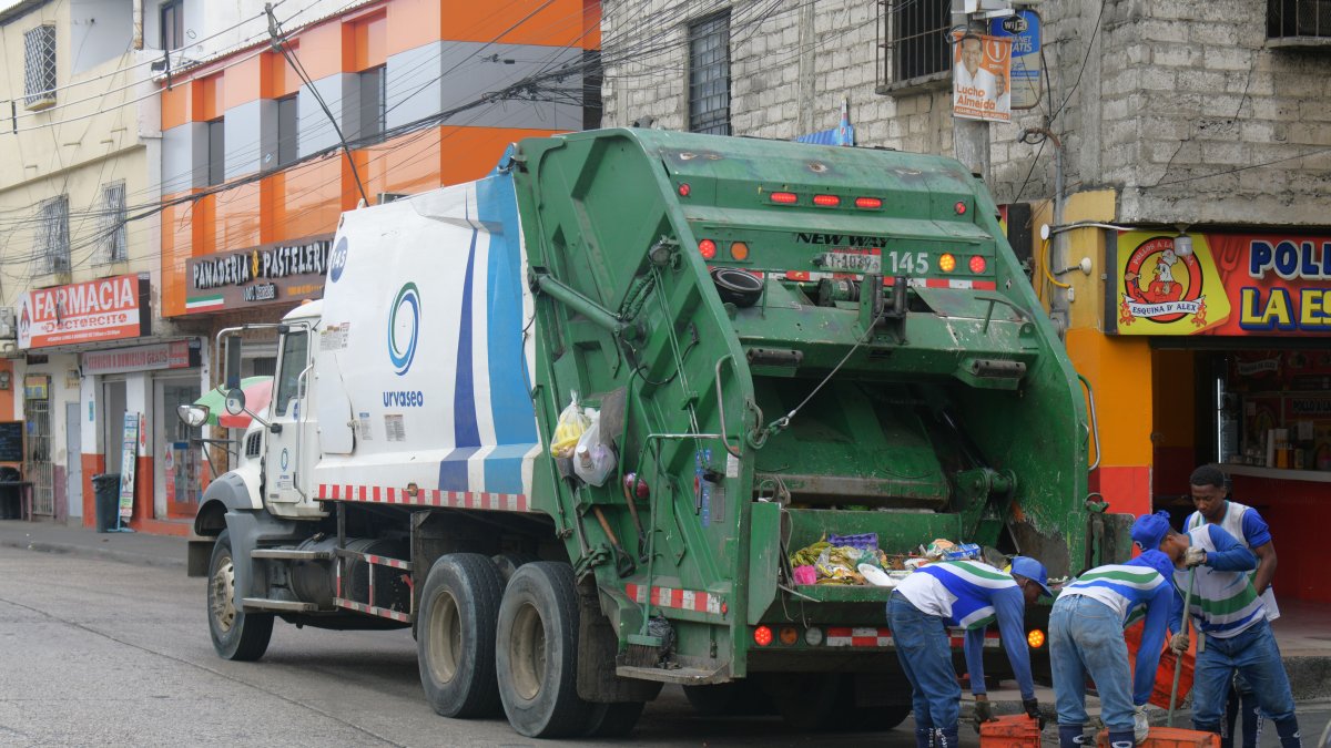 La ciudadanía denuncia que hay un irrespeto constante a los horarios y puntos de recolección