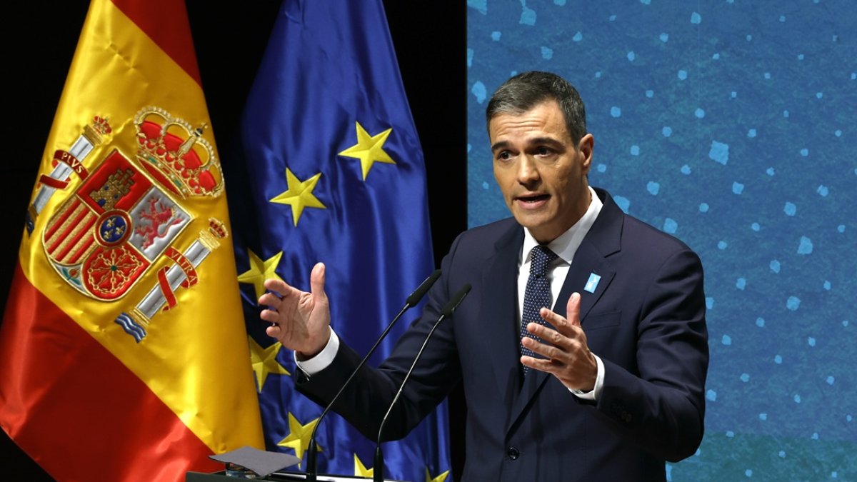 El presidente del Gobierno, Pedro Sánchez, durante su intervención el primer acto por el 50 aniversario de la muerte de Franco y el inicio del proceso hacia la democracia celebrado este miércoles.