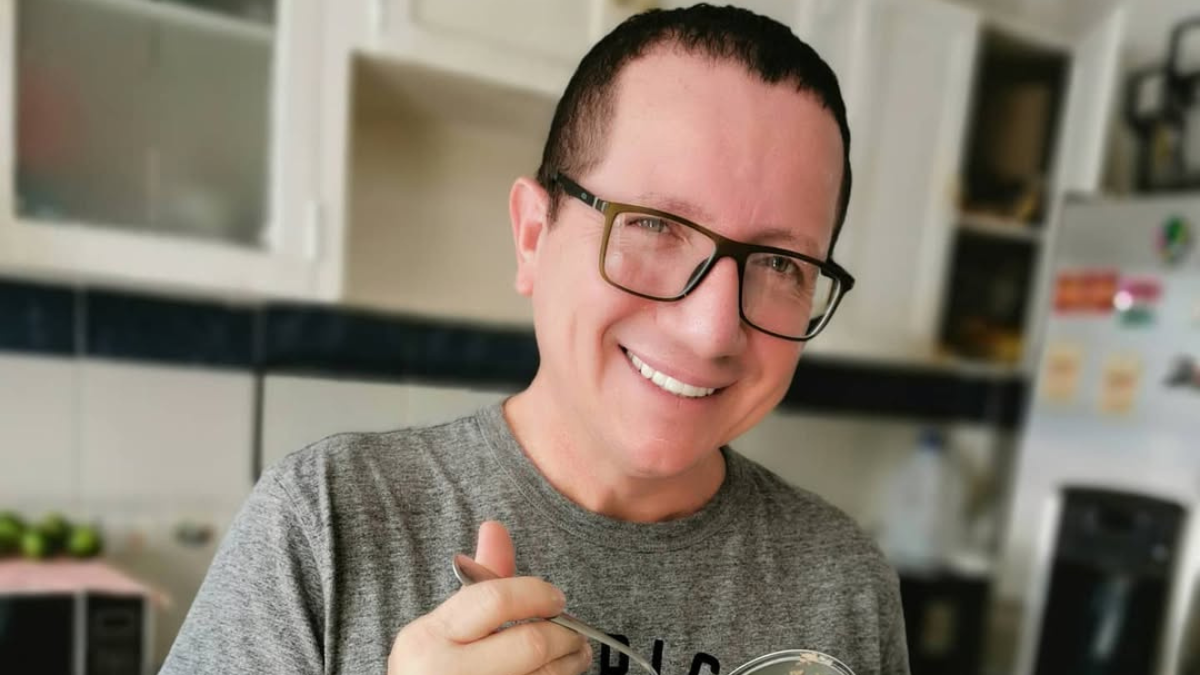 Tomás Delgado conocido por su personaje 'La Vecina'.