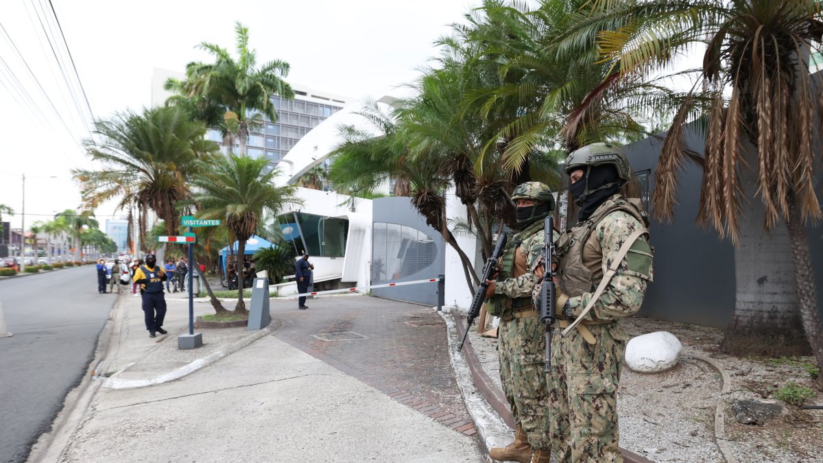 Exteriores de TC Televisión, ante la visita del presidente Daniel Noboa.