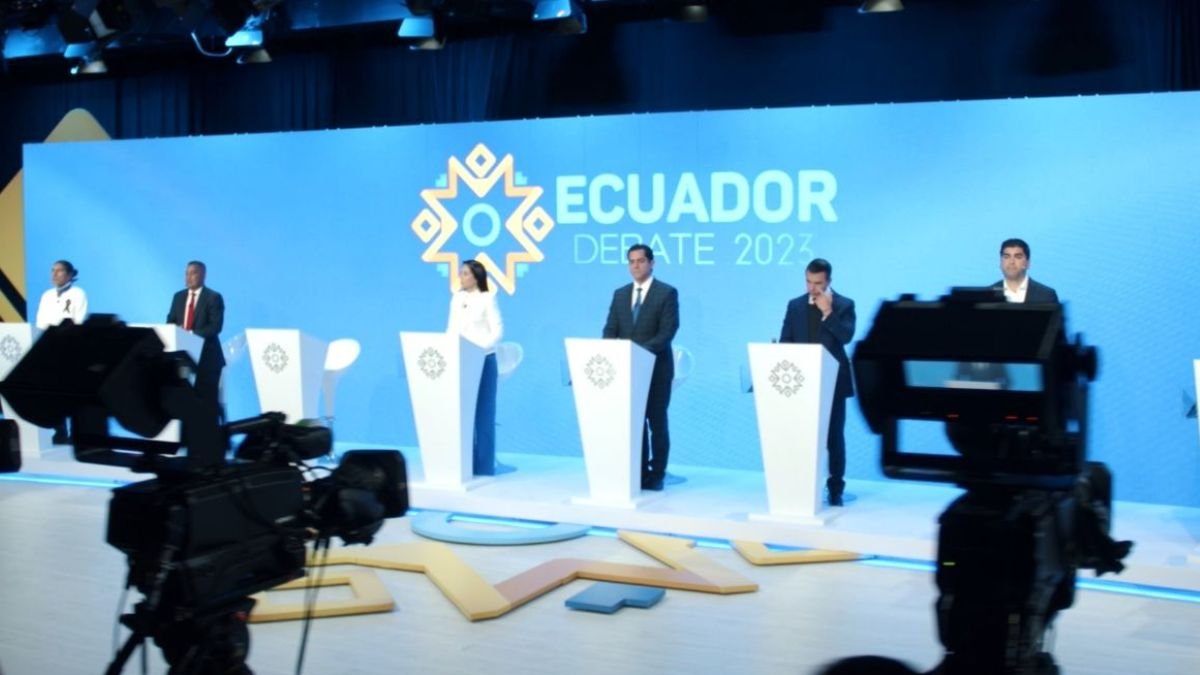 El debate presidencial será transmitido desde un estudio de televisión.