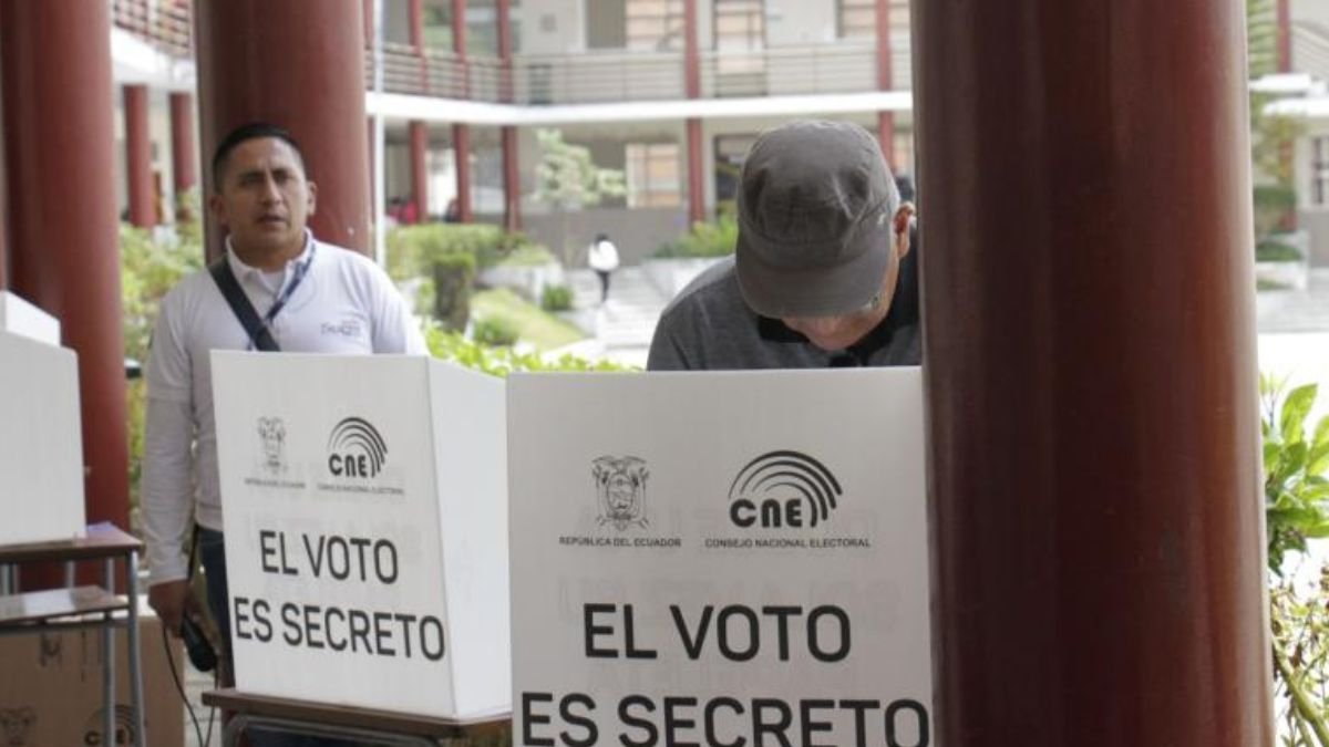 Más de 13,7 millones de ecuatorianos están convocados a votar por las nuevas autoridades, entre estas el presidente de la República.