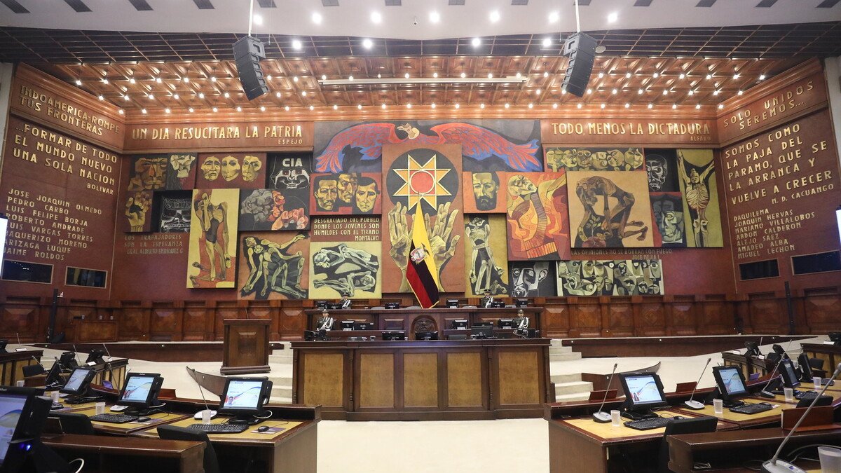 La Policía Nacional llegó este 10 de enero de 2025 a la Asamblea.