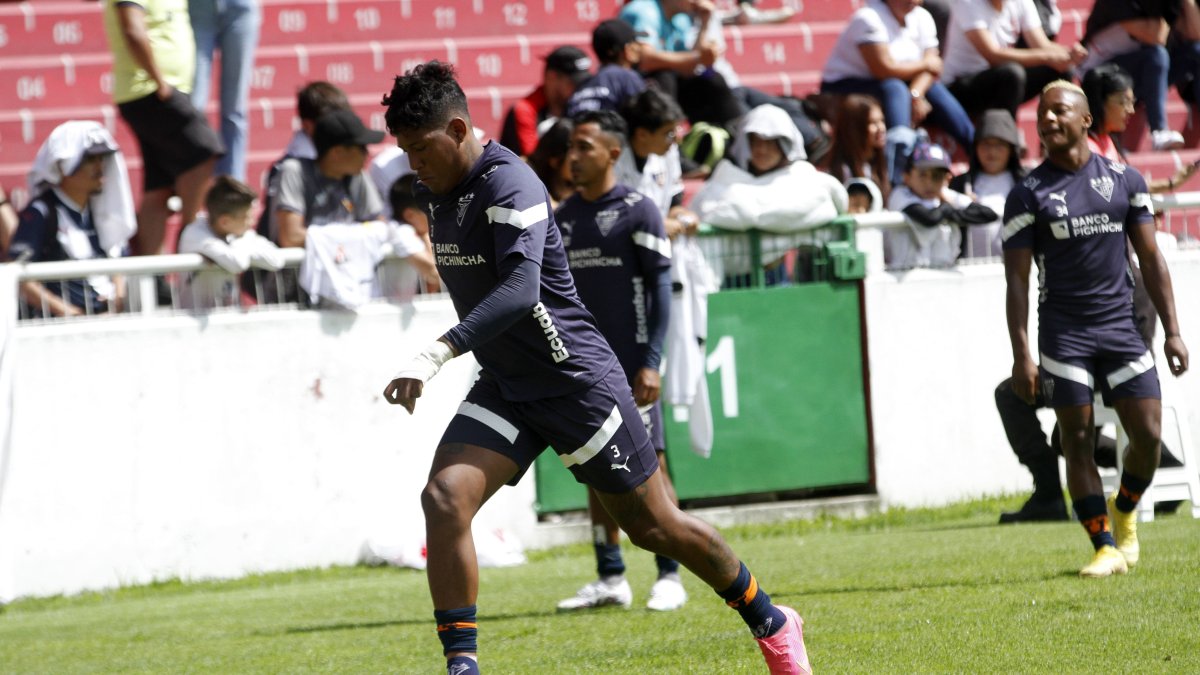 Richard Mina es titular en la defensa de Liga de Quito.