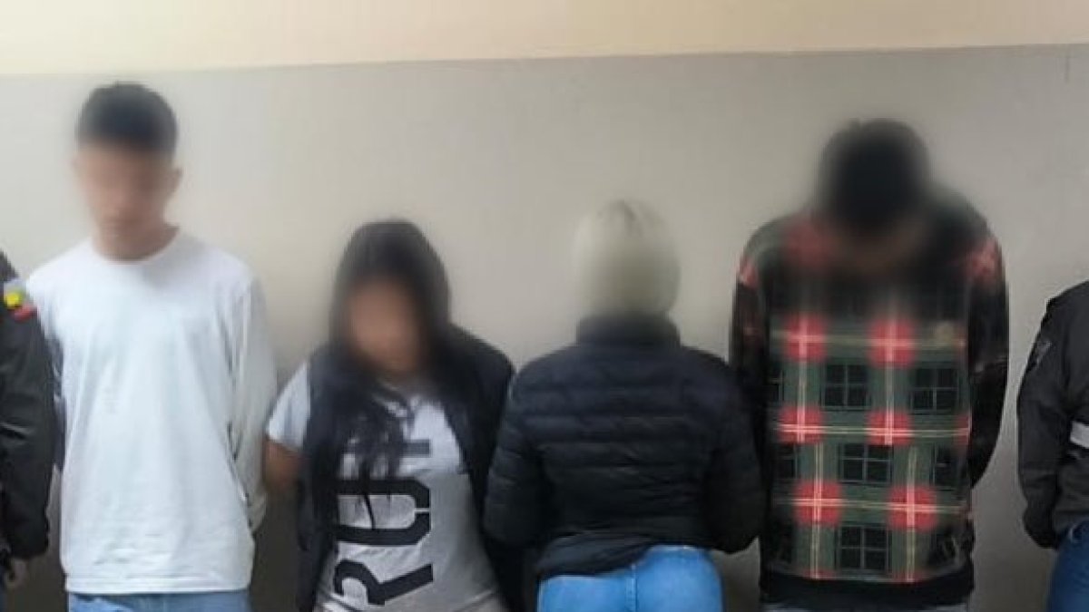 La Policía detuvo a cuatro personas, entre ellas un menor de edad quienes serían integrantes del Grupo de Acción Organizada (GAO) conocido como 