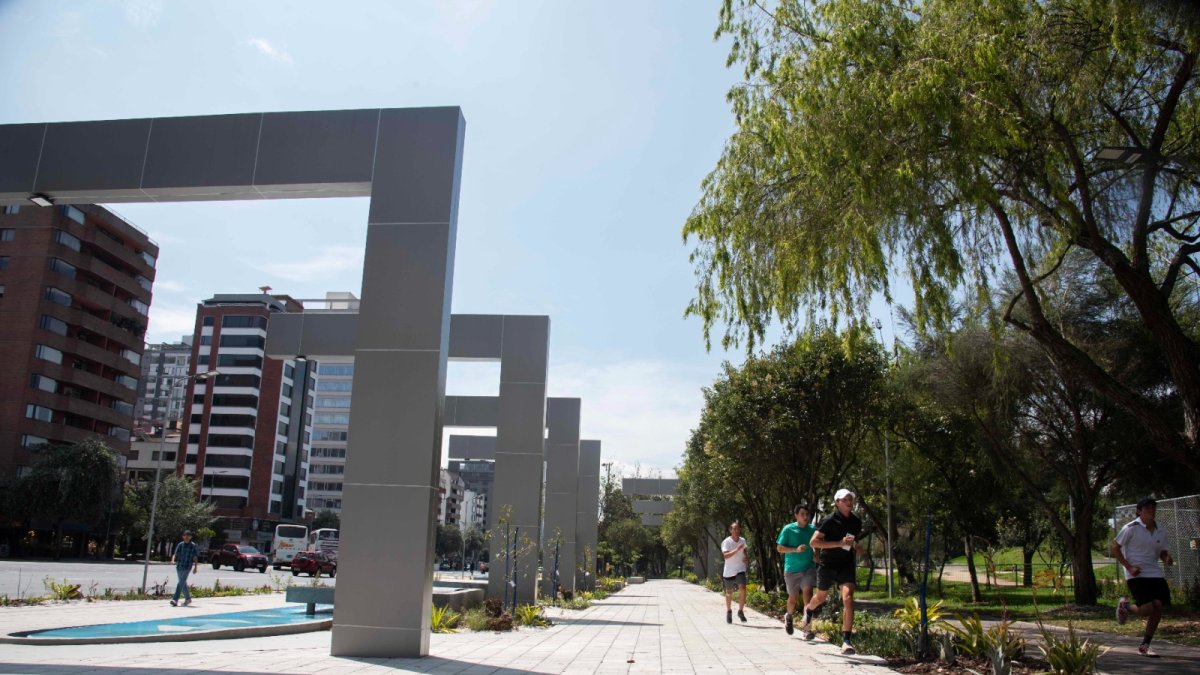 Espacio. El bulevar es frecuentado por deportistas y personas que disfrutan caminar. Los usuarios piden que los ciclistas respeten la ruta destinada para así evitar incidentes.