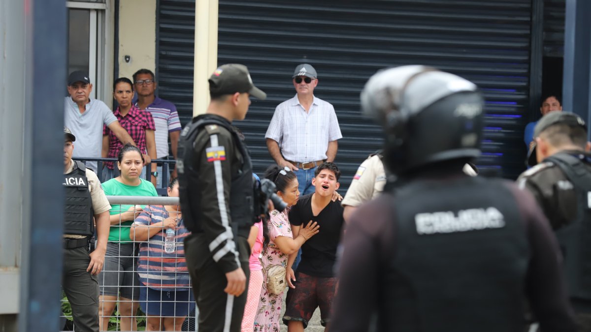 Familiares de la víctima llegaron al sitio.