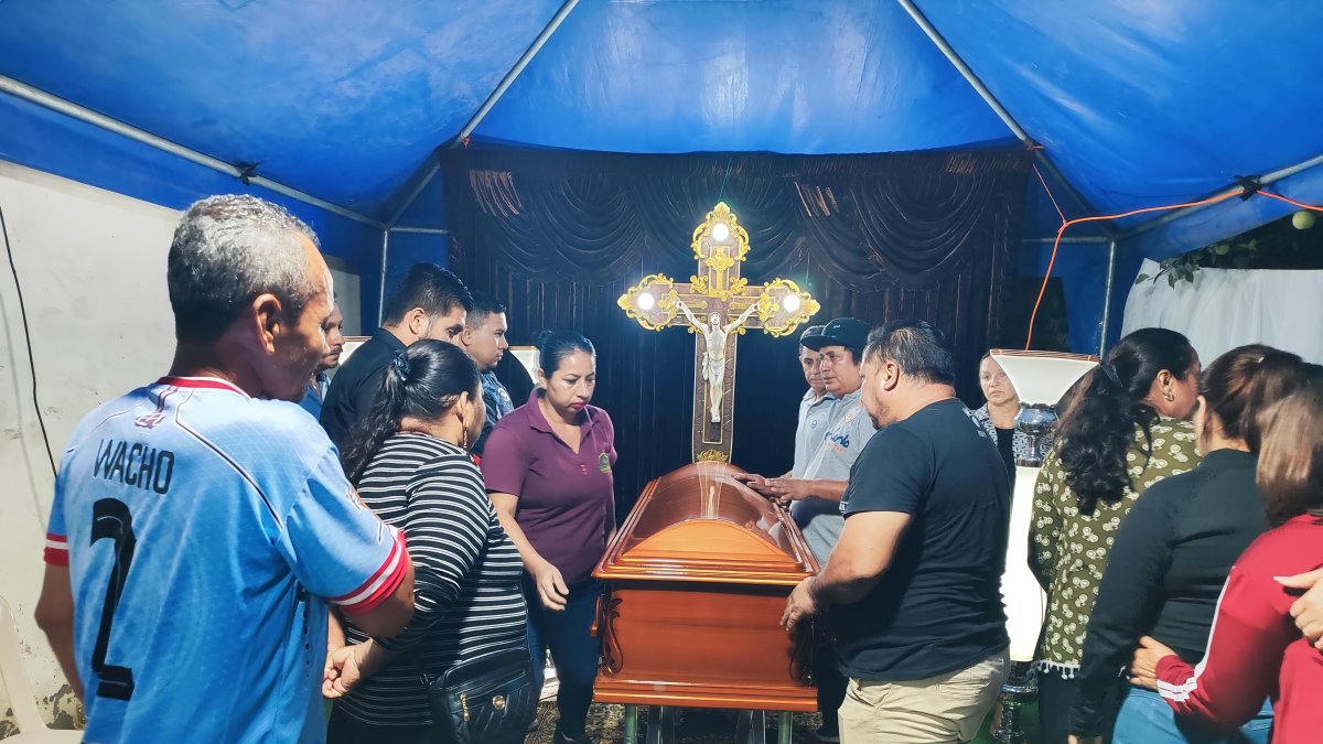 El cuerpo del alcalde llegó la madrugada de este domingo a su natal Arenillas.