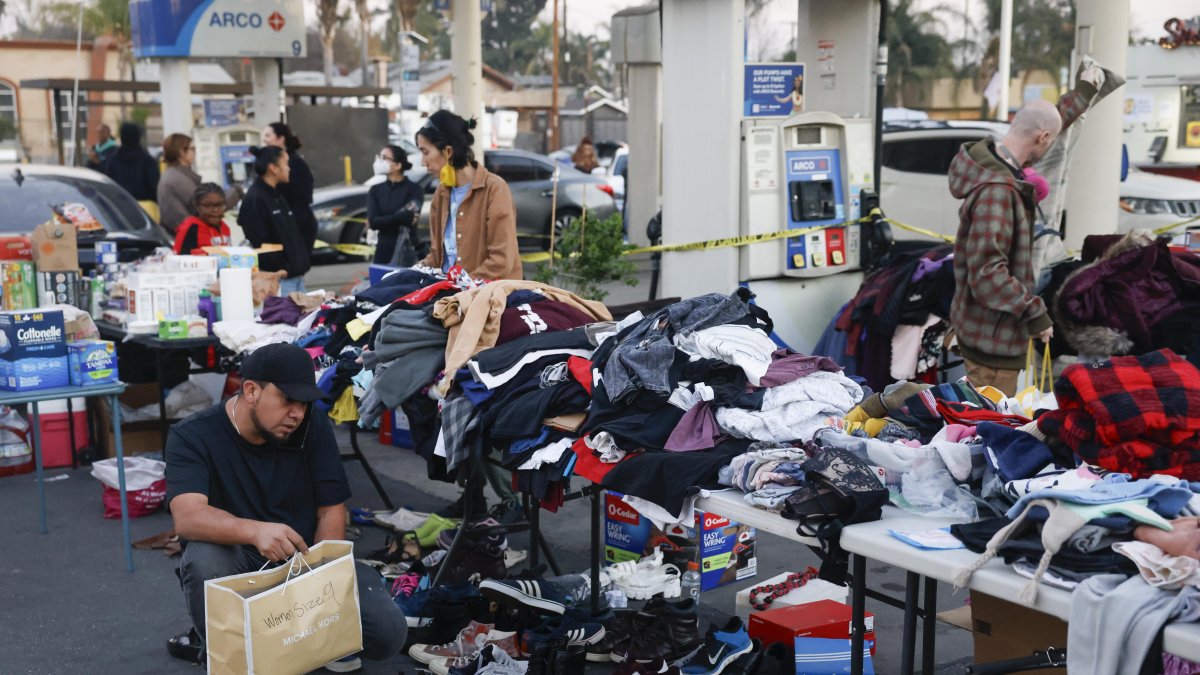 Según la oficina del gobernador de California, más de 7.500 bomberos y personal de emergencias participan en las tareas de respuesta.