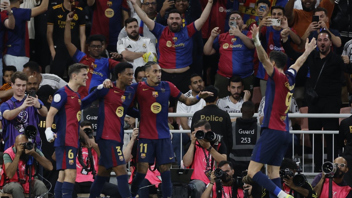 Sus dos goles y una asistencia le valieron para que Raphinha sea escogido el jugador del partido.