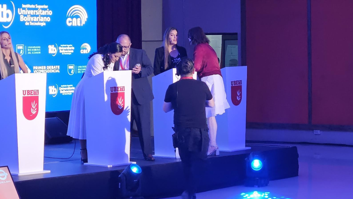 El debate vicepresidencial se desarrolla desde las 19:28 de este 12 de enero del 2025.