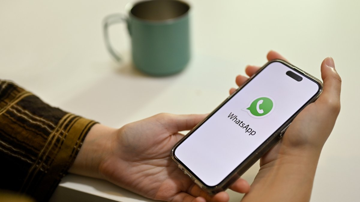 Descubre cómo recuperar tus mensajes y archivos eliminados en WhatsApp con esta guía detallada.