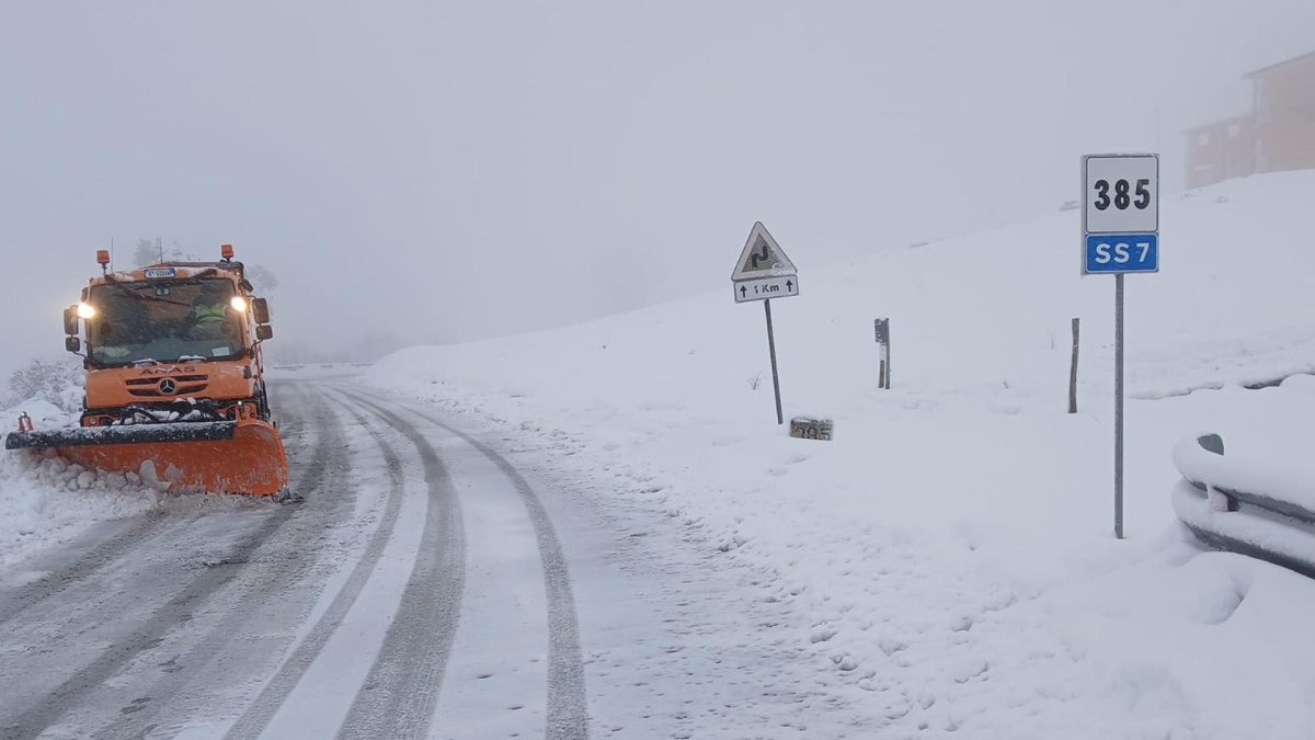 El sur de Italia amaneció este lunes en alerta amarilla debido a un temporal que azotó la península en las últimas horas.