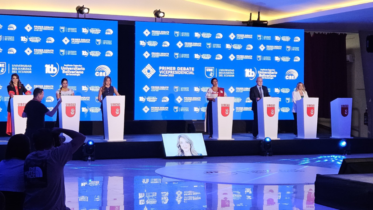 En el debate vicepresidencial 2025 no estuvo presente la candidata del oficialista ADN.